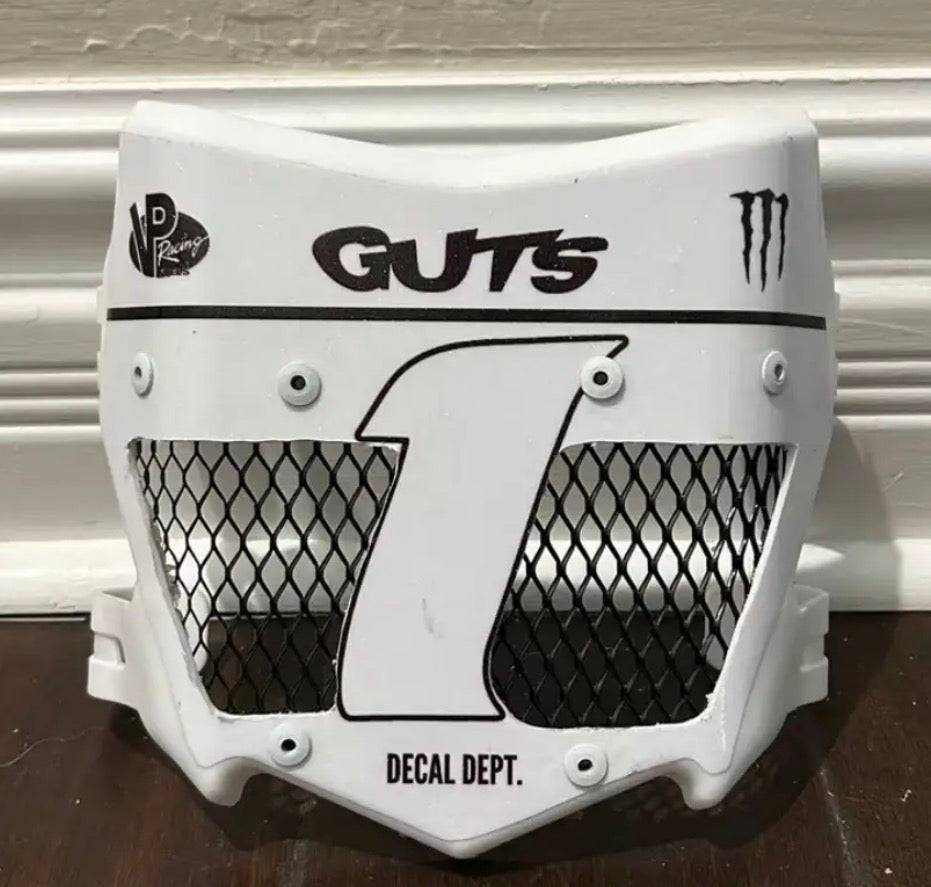 White pre made vented plate (silver bolts)